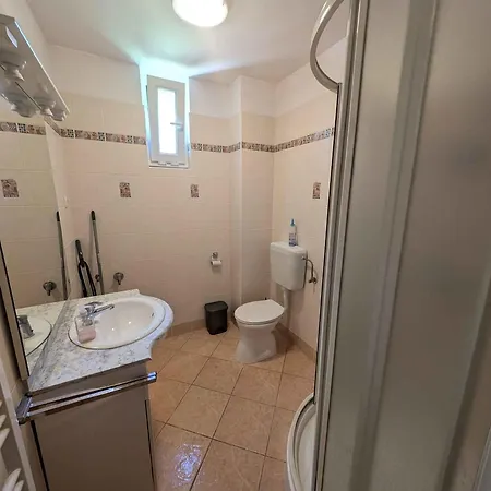 Apartment In Balatonoeszoed 53188