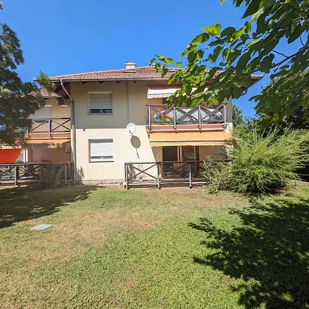 In Balatonoeszoed 53188 벌러토뇌쇠드