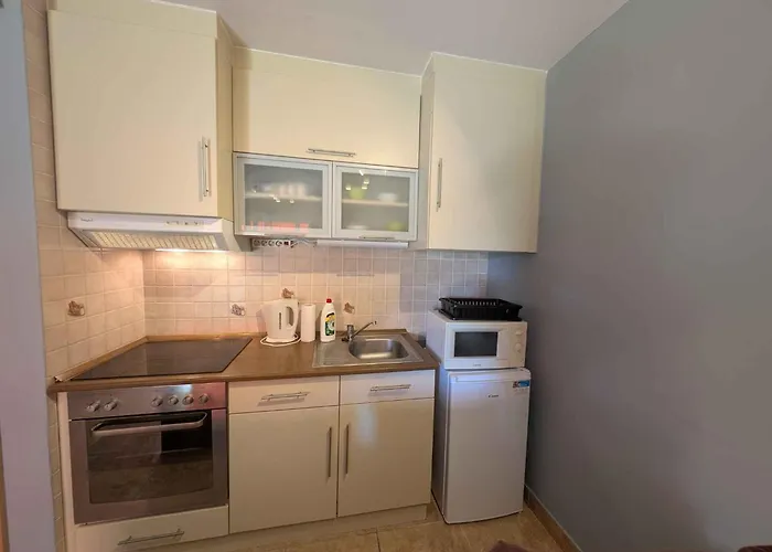 In Balatonoeszoed 53188 아파트