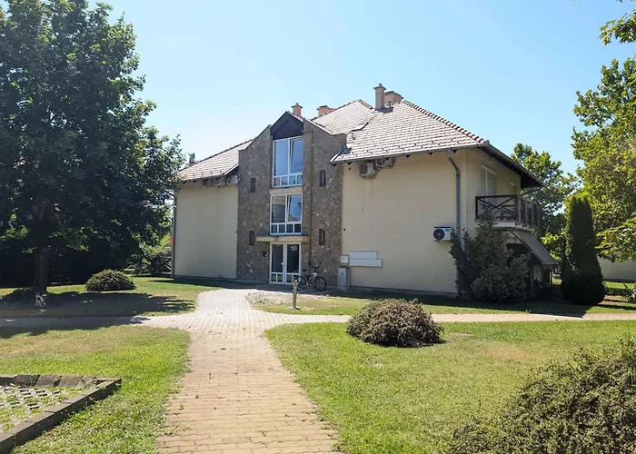 아파트 In Balatonoeszoed 53188