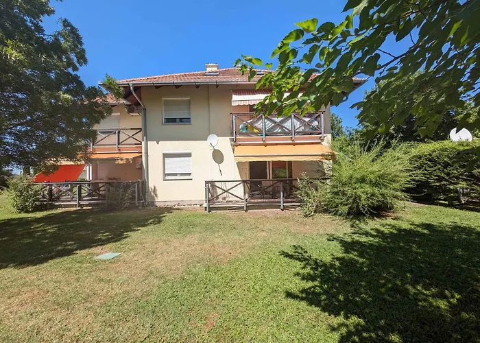 In Balatonoeszoed 53188 벌러토뇌쇠드